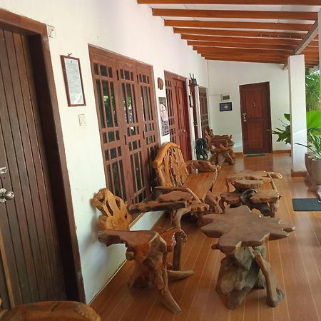 Habarana Dulwan Guest House Buitenkant foto