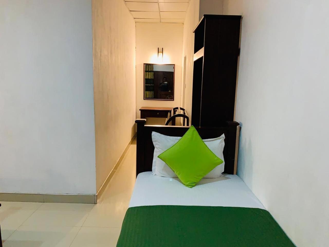 Habarana Dulwan Guest House Buitenkant foto